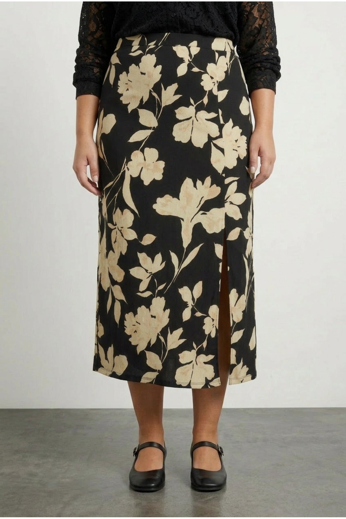 Plus Size Crinkled Fabric Skirt with Slit Detail and Elastic Waist
