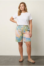 Plus Size Pocketed Drawstring Waist Loose Fit Batik Patterned Shorts