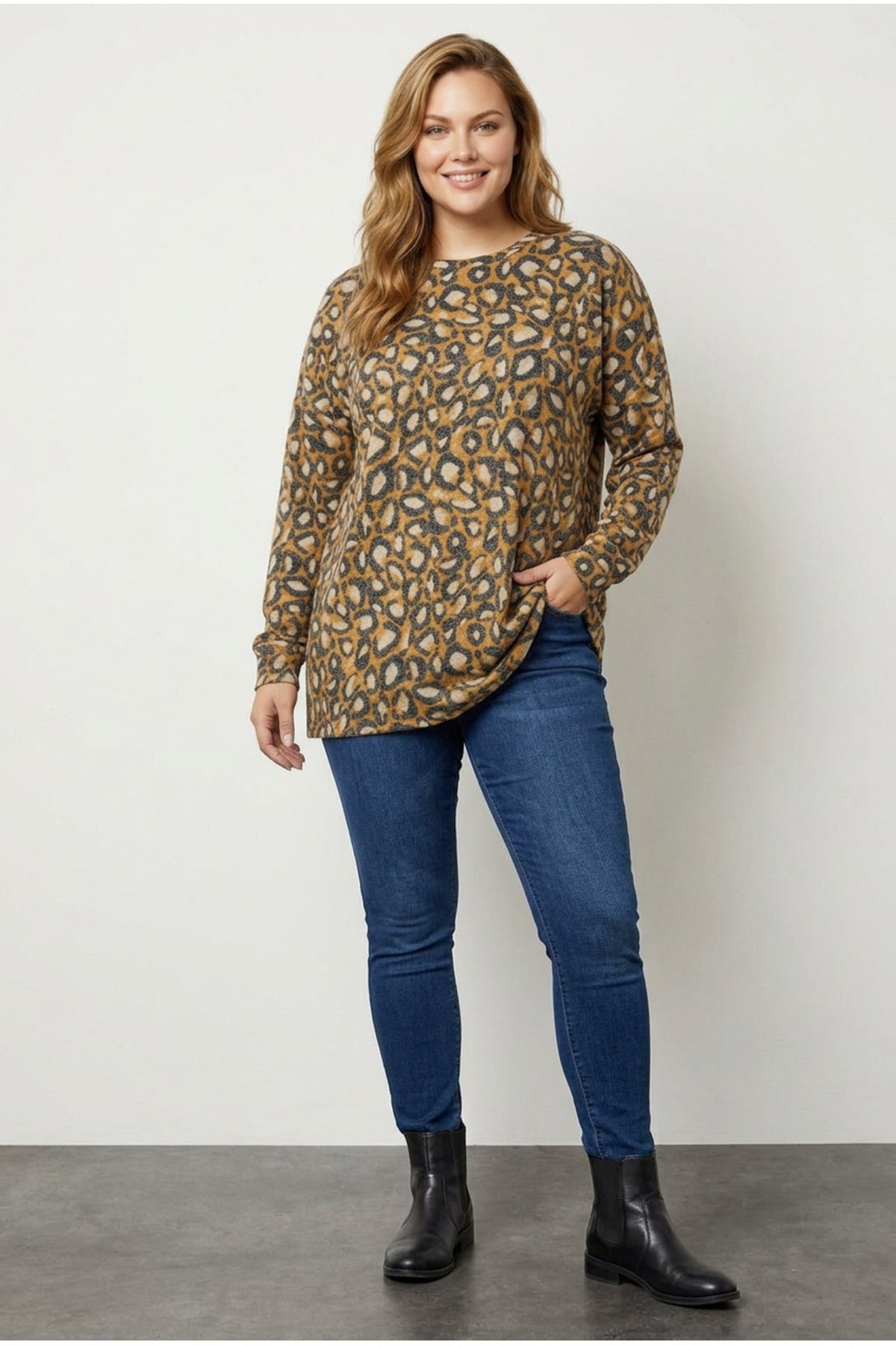 Plus Size Crew Neck Orange Leopard Print Plush Sweater
