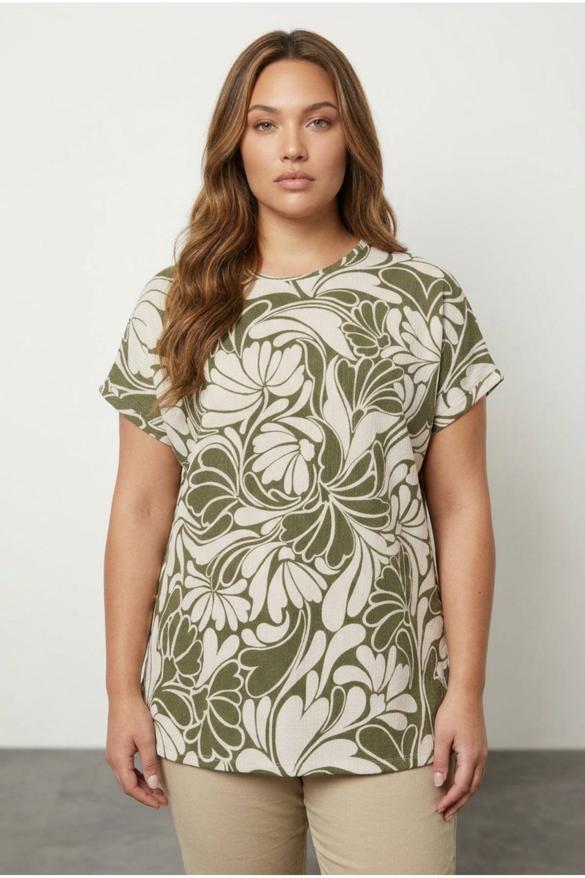 Plus Size Crew Neck Short Sleeve Patterned Blouse