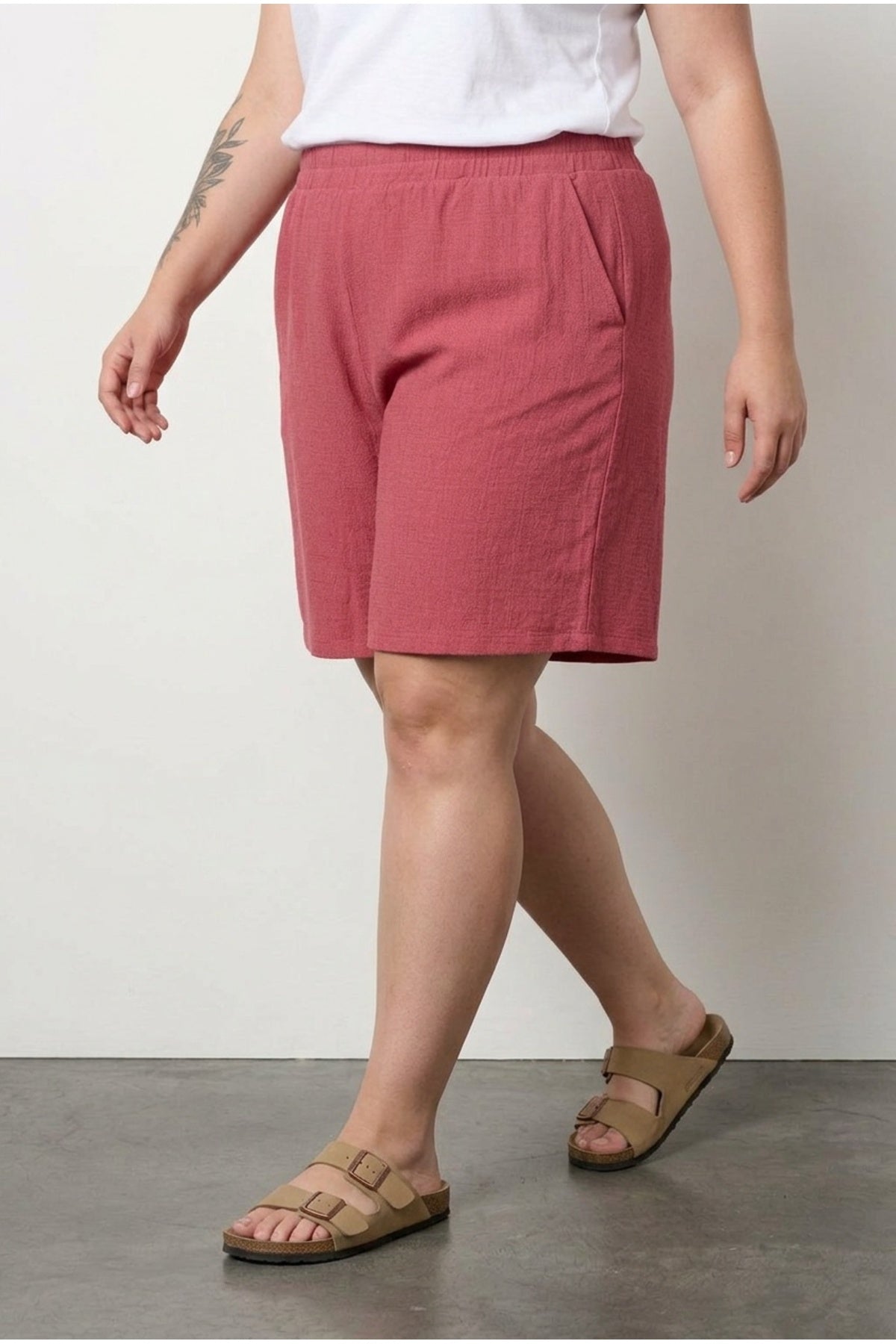Plus Size Elastic Waist Pocketed Shorts