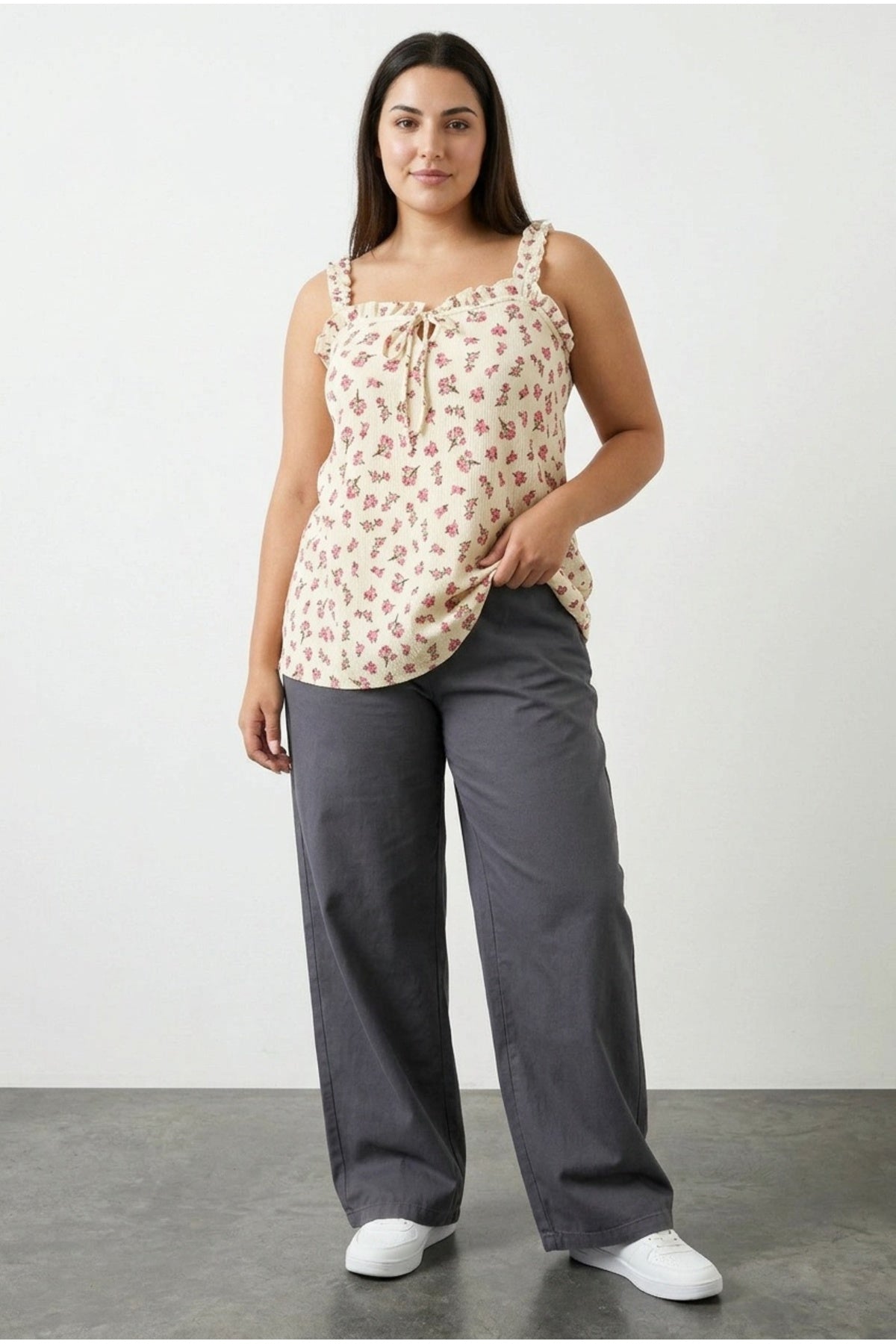 Plus Size Floral Print Crinkle Fabric Square Neck Sleeveless Blouse