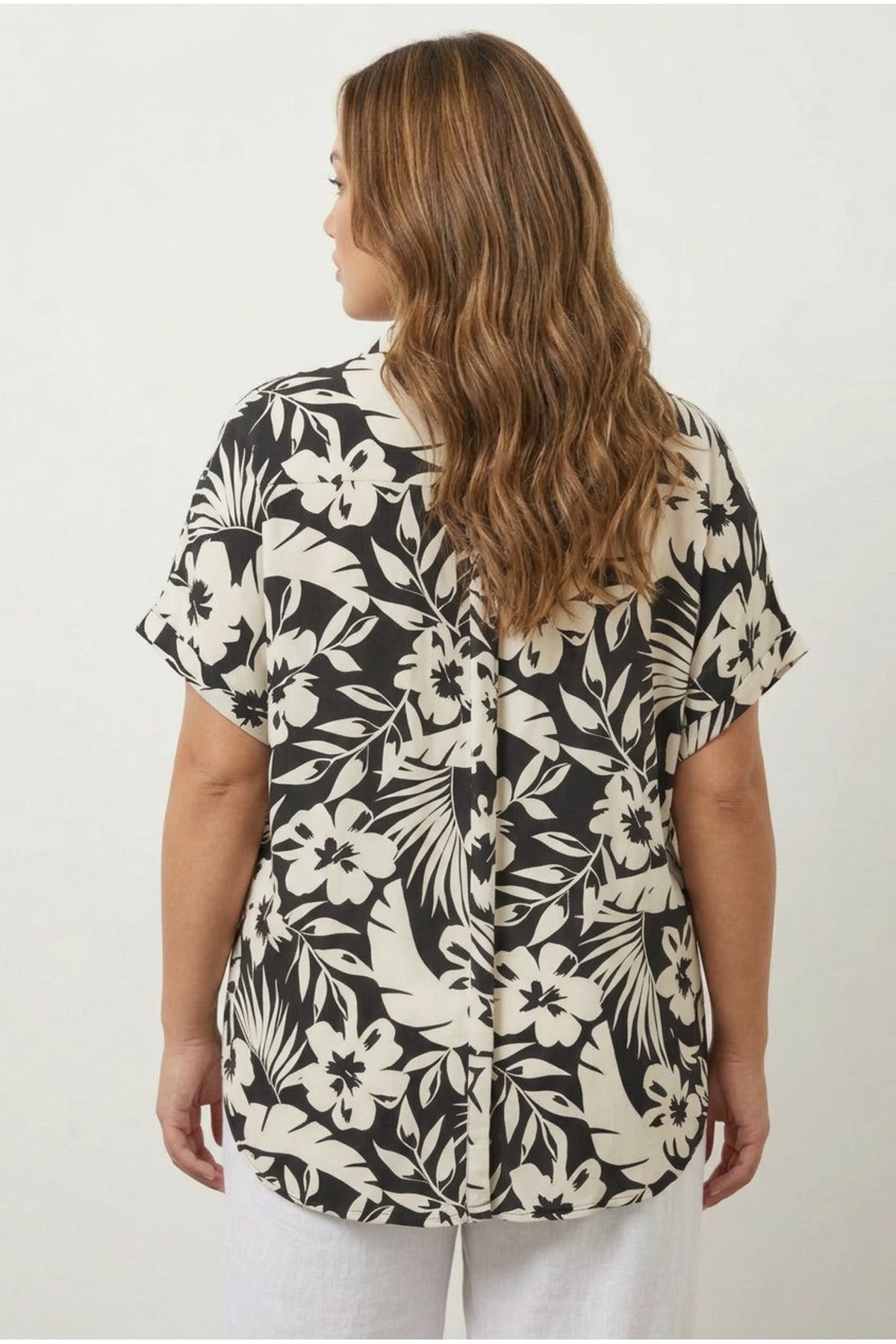 Plus Size Short Sleeve Floral Patterned Shirt