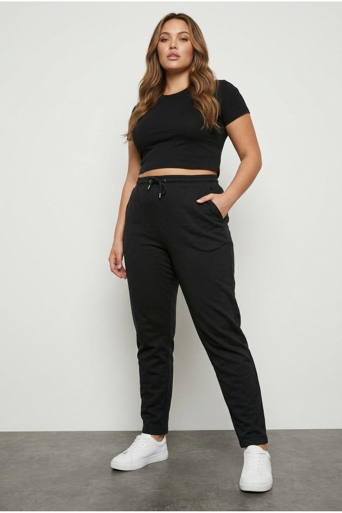 Plus Size Elastic Waist and Gathered Pocket Straight Leg Sweatpants