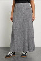 Plus Size Elastic Waist Front Pocket Ribbed Maxi Skirt