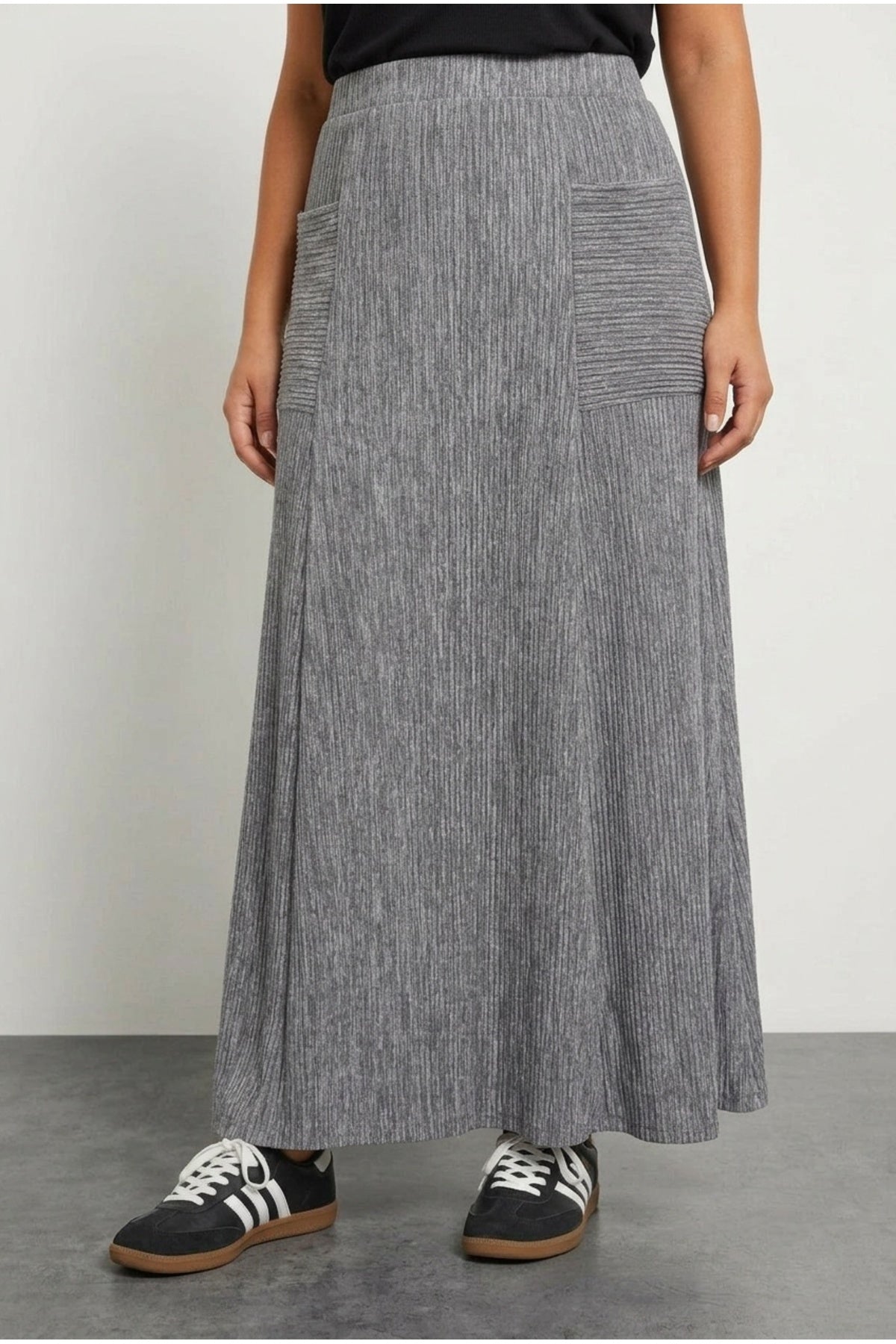 Plus Size Elastic Waist Front Pocket Ribbed Maxi Skirt
