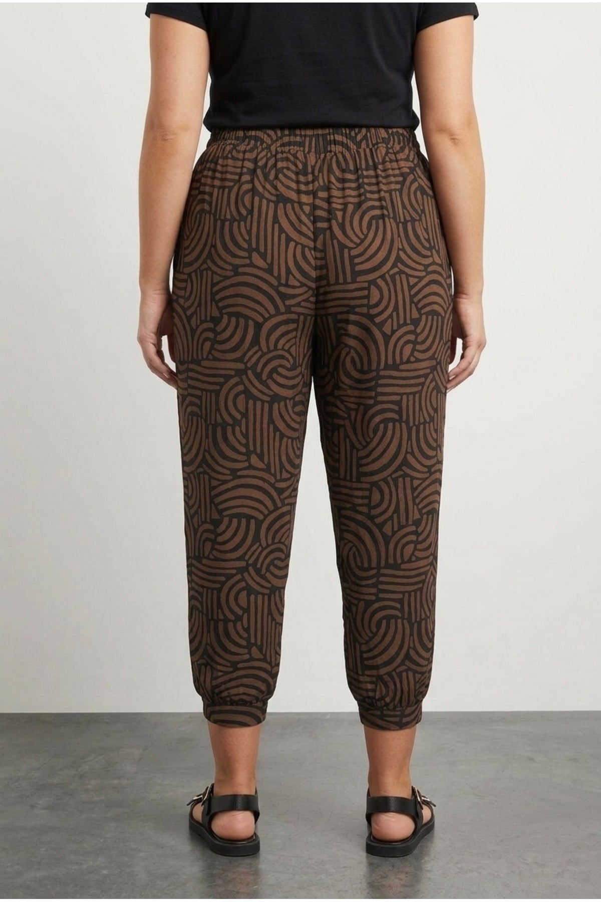 Plus Size Abstract Patterned Pants with Elasticated Waist, Cuffs, and Pockets