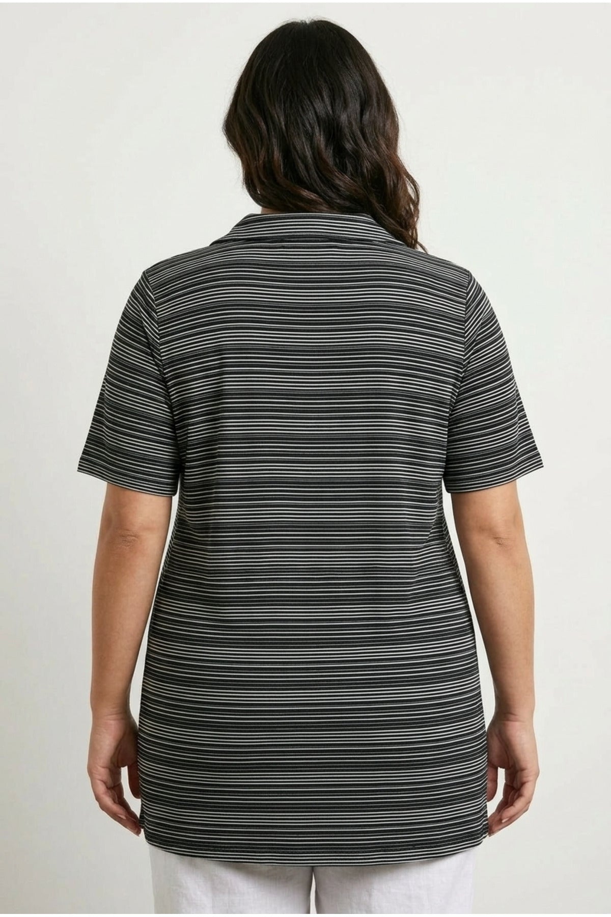Plus Size V-Neck Patterned Short Sleeve T-shirt