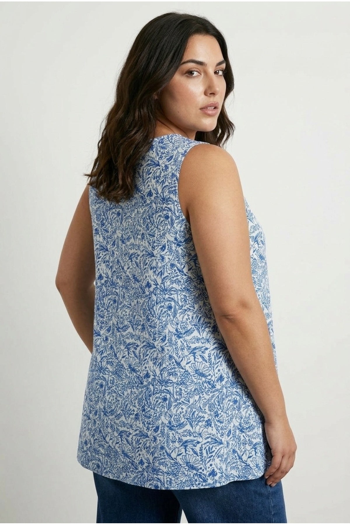 Plus Size V-Neck Pleated Front Sleeveless Floral Print T-shirt