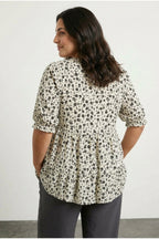 Plus Size Half Sleeve V-Neck Patterned Blouse with Ruffled Hem