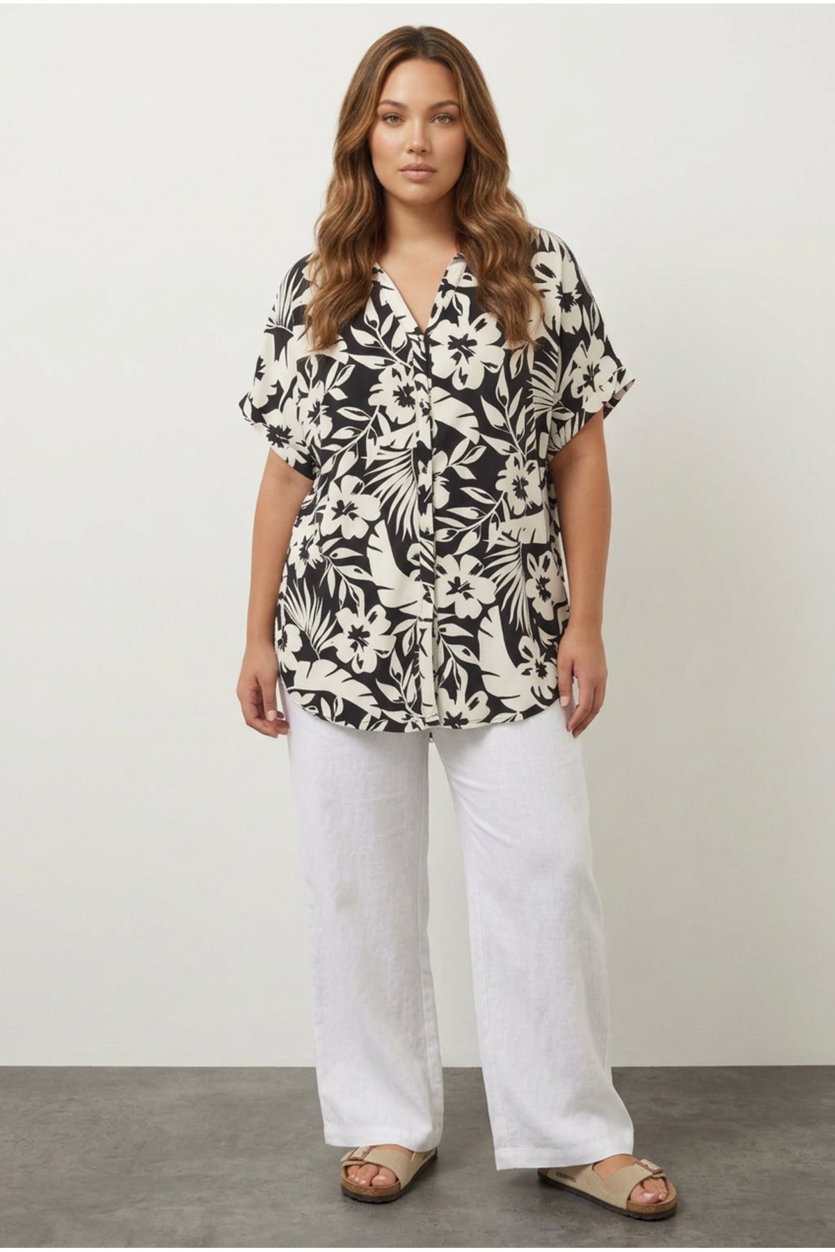 Plus Size Short Sleeve Floral Patterned Shirt