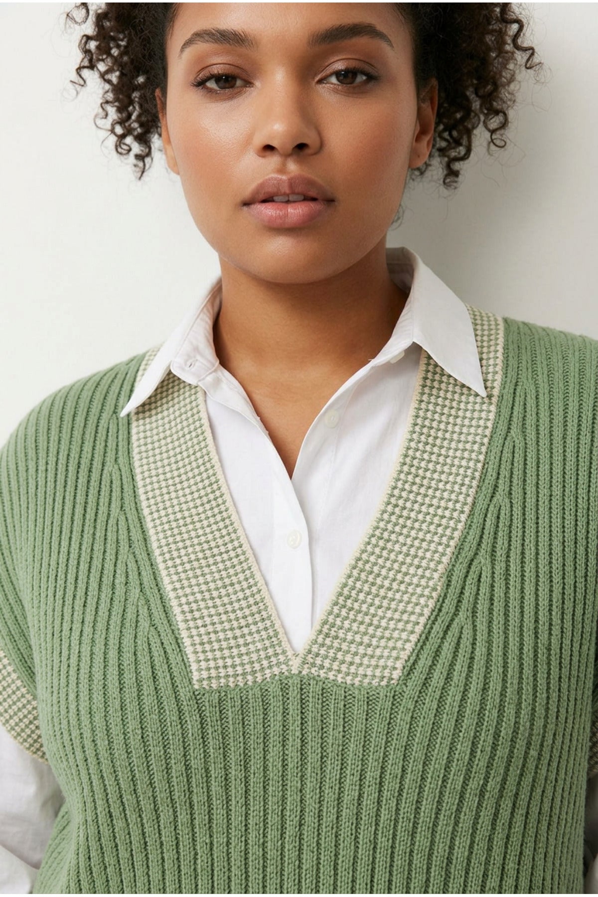 Plus Size V-Neck Short Sleeve Knit Sweater