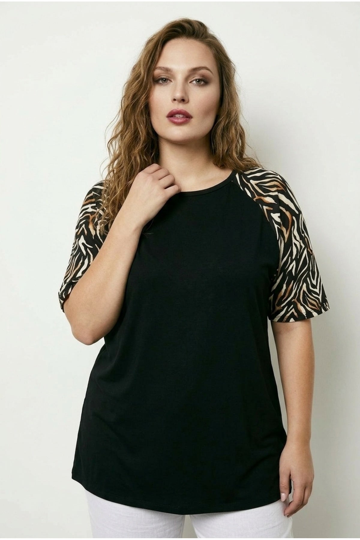 Plus Size Short Sleeve Crew Neck Leopard Print T-shirt