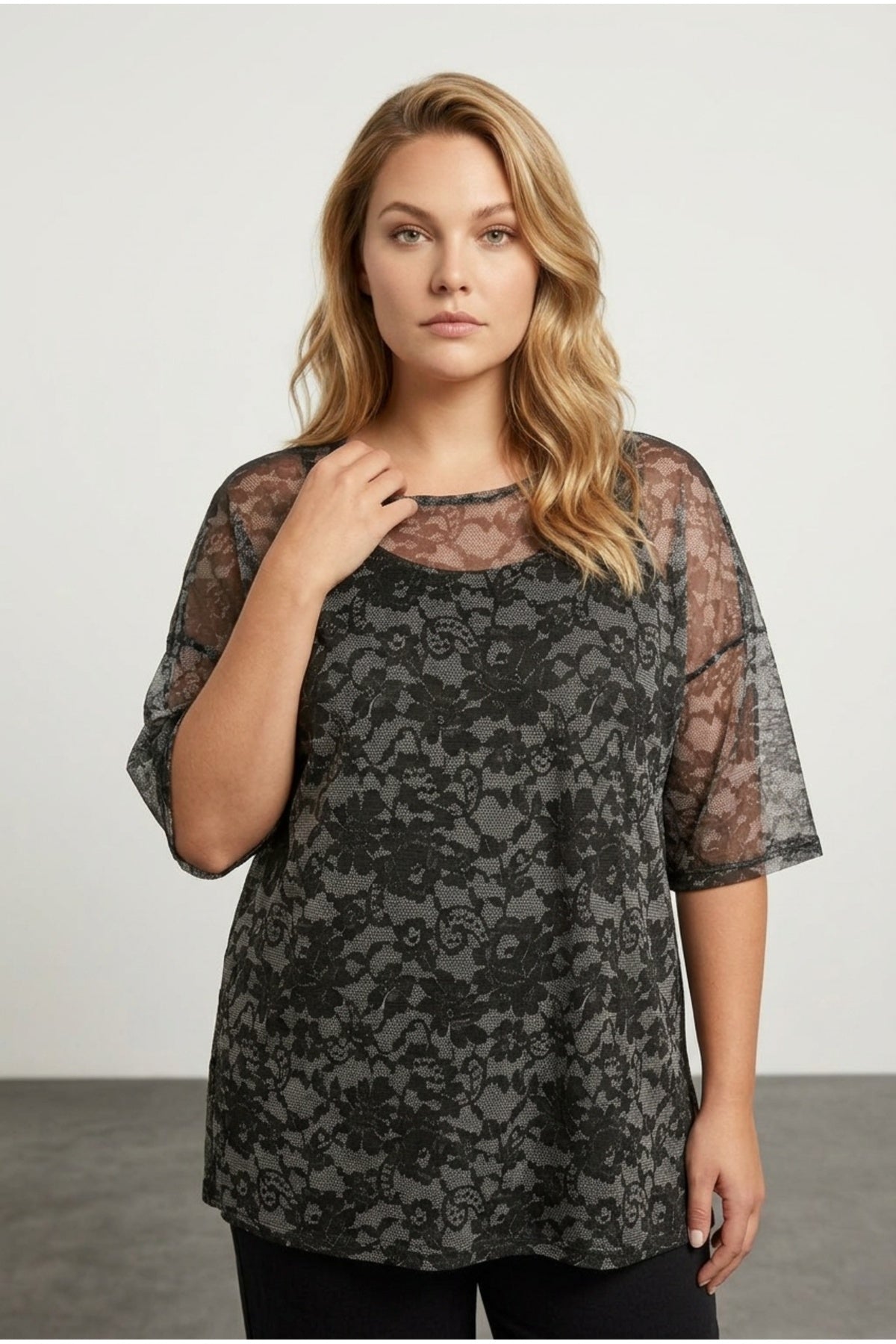 Plus Size 3/4 Sleeve Lined Patterned Tulle Blouse