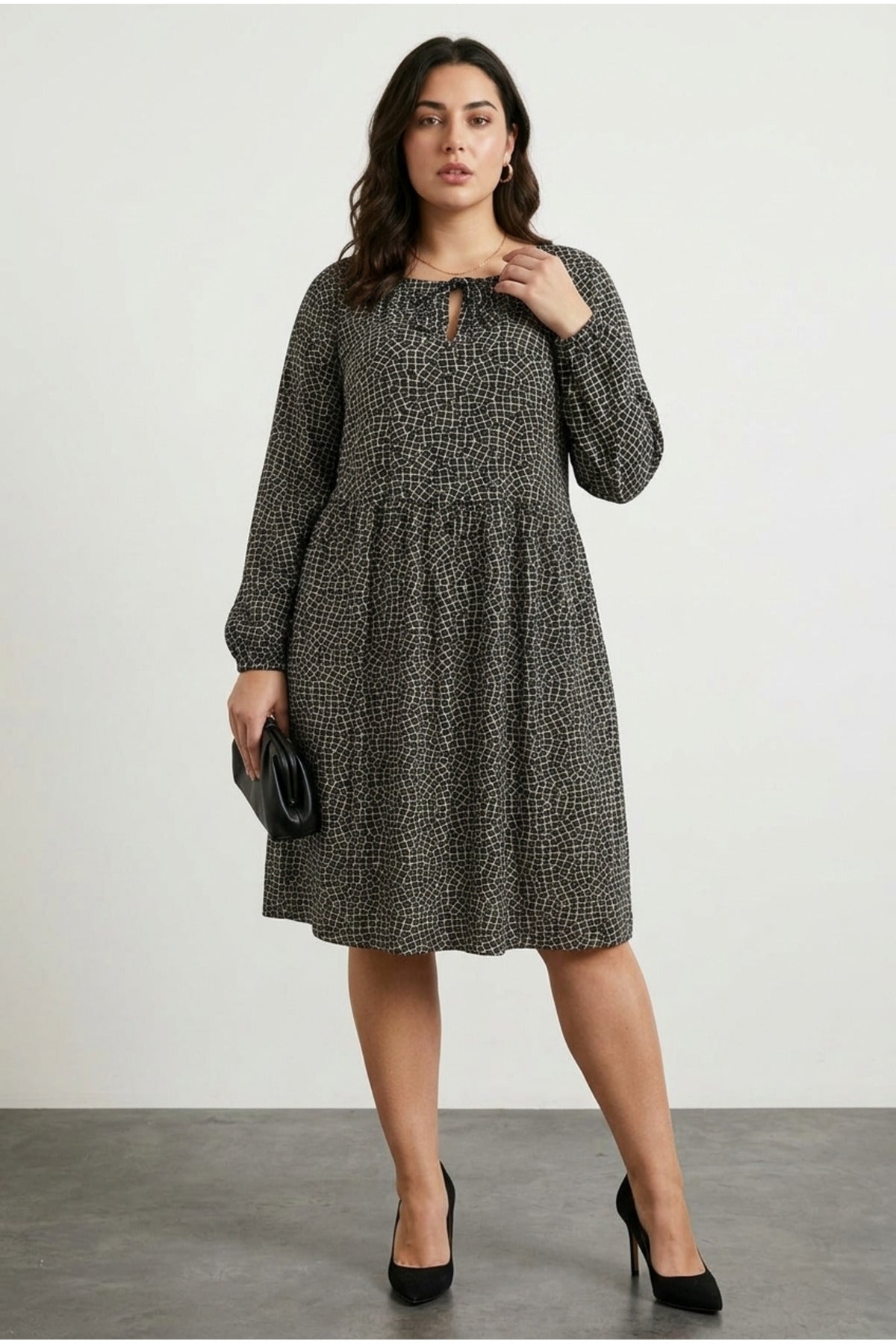Plus Size Long Sleeve Abstract Patterned Midi Dress with Collar Detail