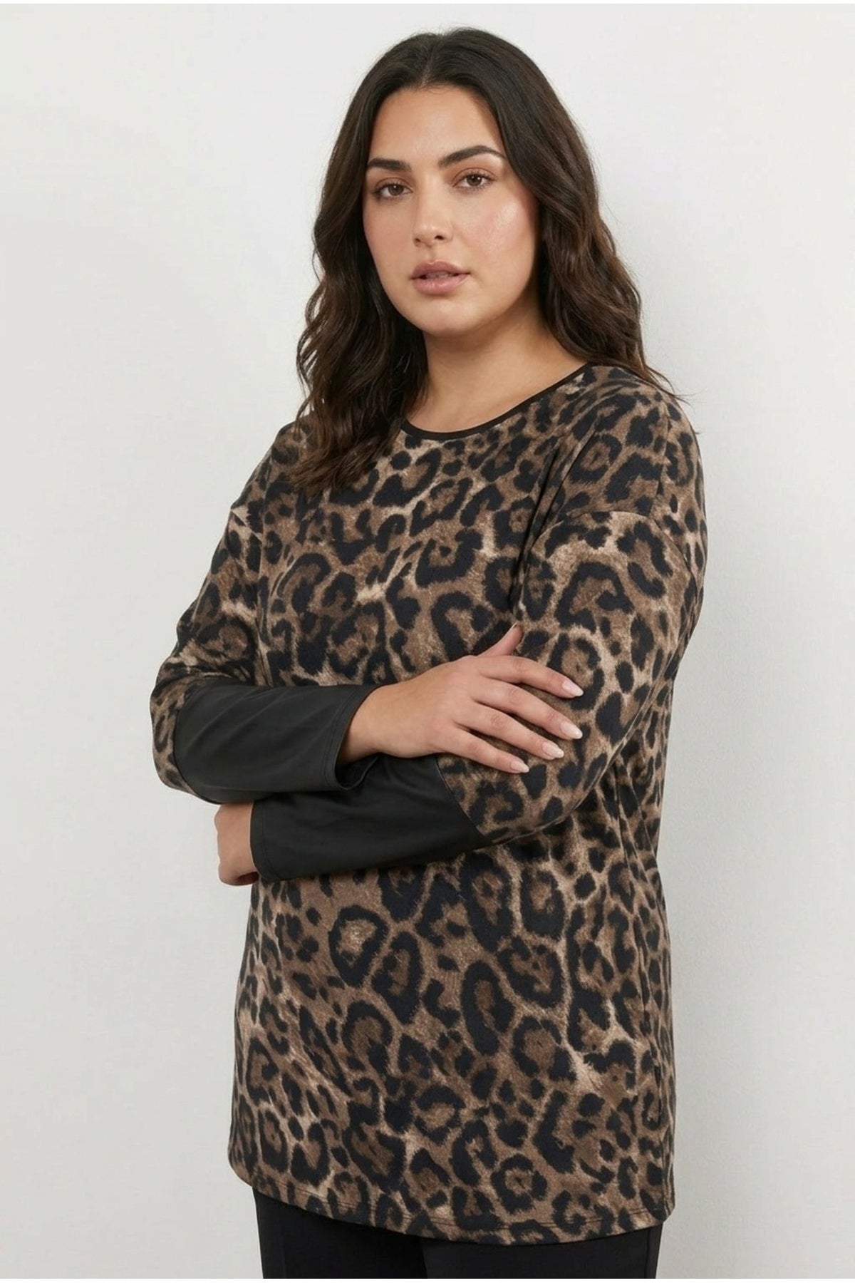 Plus Size Crew Neck Long Sleeve Faux Leather Detailed T-shirt