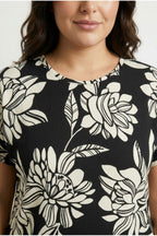 Plus Size Short Sleeve Crew Neck Floral Patterned Blouse