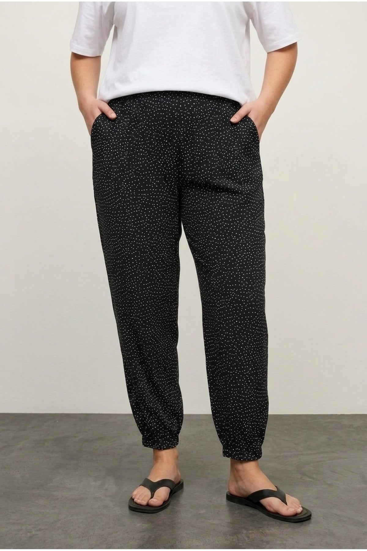 Plus Size Patterned Harem Pants with Elastic Waist, Cuffs, and Pockets