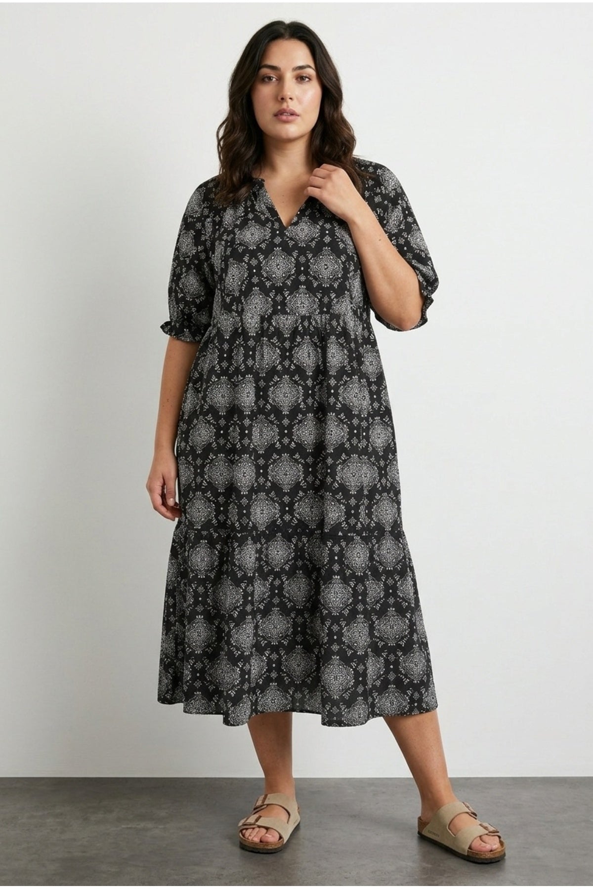 Plus Size V-Neck Short Sleeve Midi Cut Patterned Dress