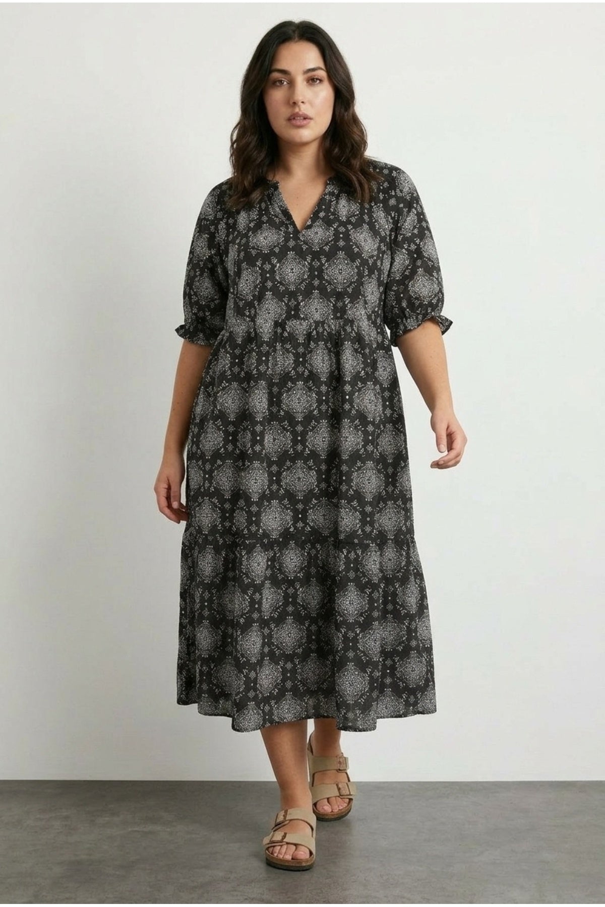 Plus Size V-Neck Short Sleeve Midi Cut Patterned Dress