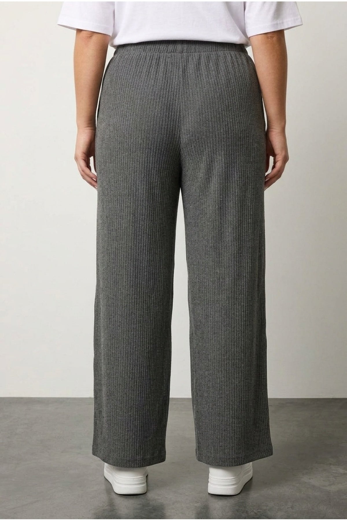Plus Size Elastic Waist Wide Leg Pocketed Trousers