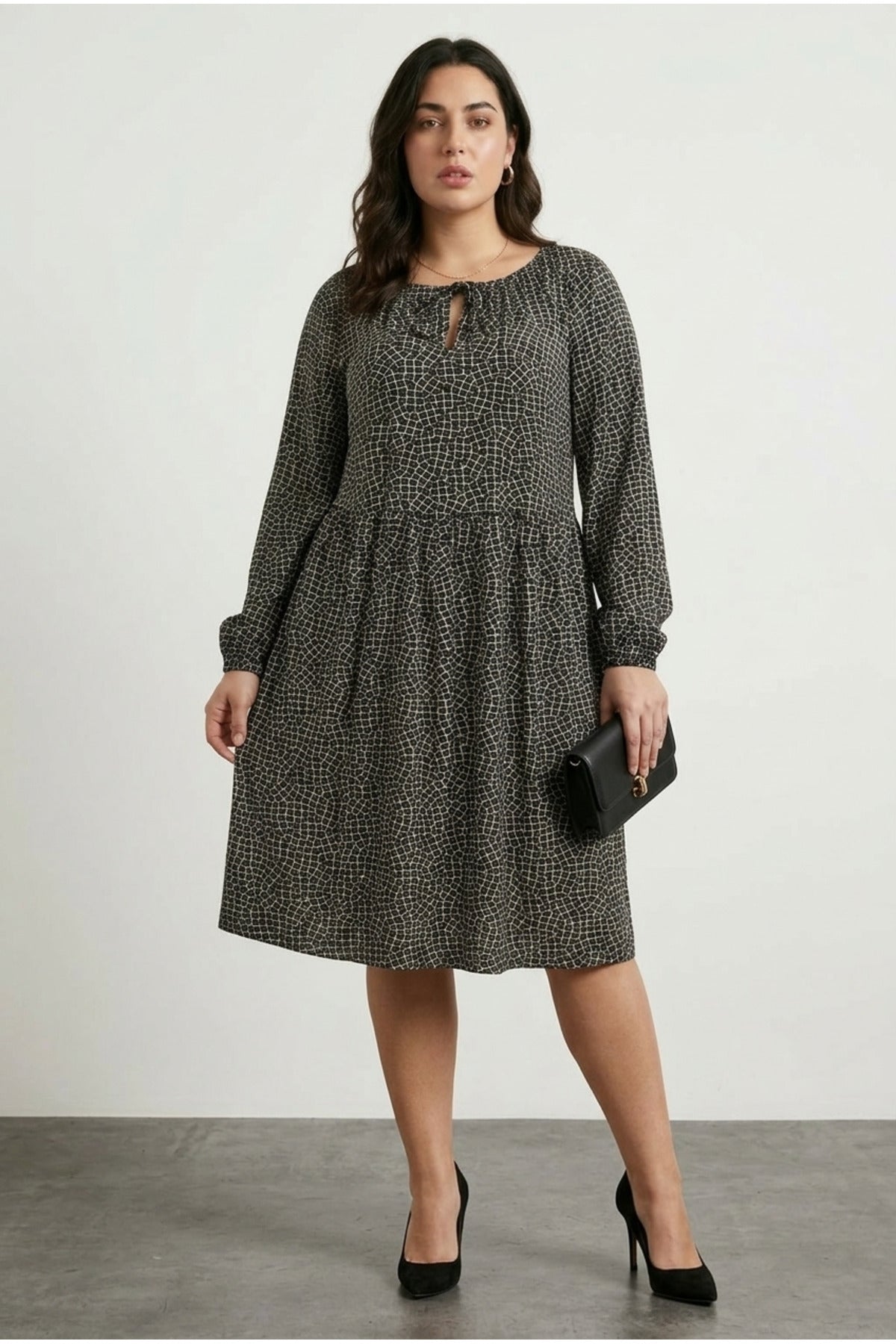 Plus Size Long Sleeve Abstract Patterned Midi Dress with Collar Detail