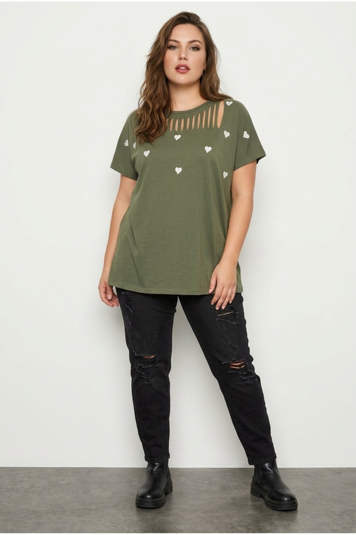 Plus Size Crew Neck Short Sleeve T-shirt with Slash Detail and Stretchy Fabric