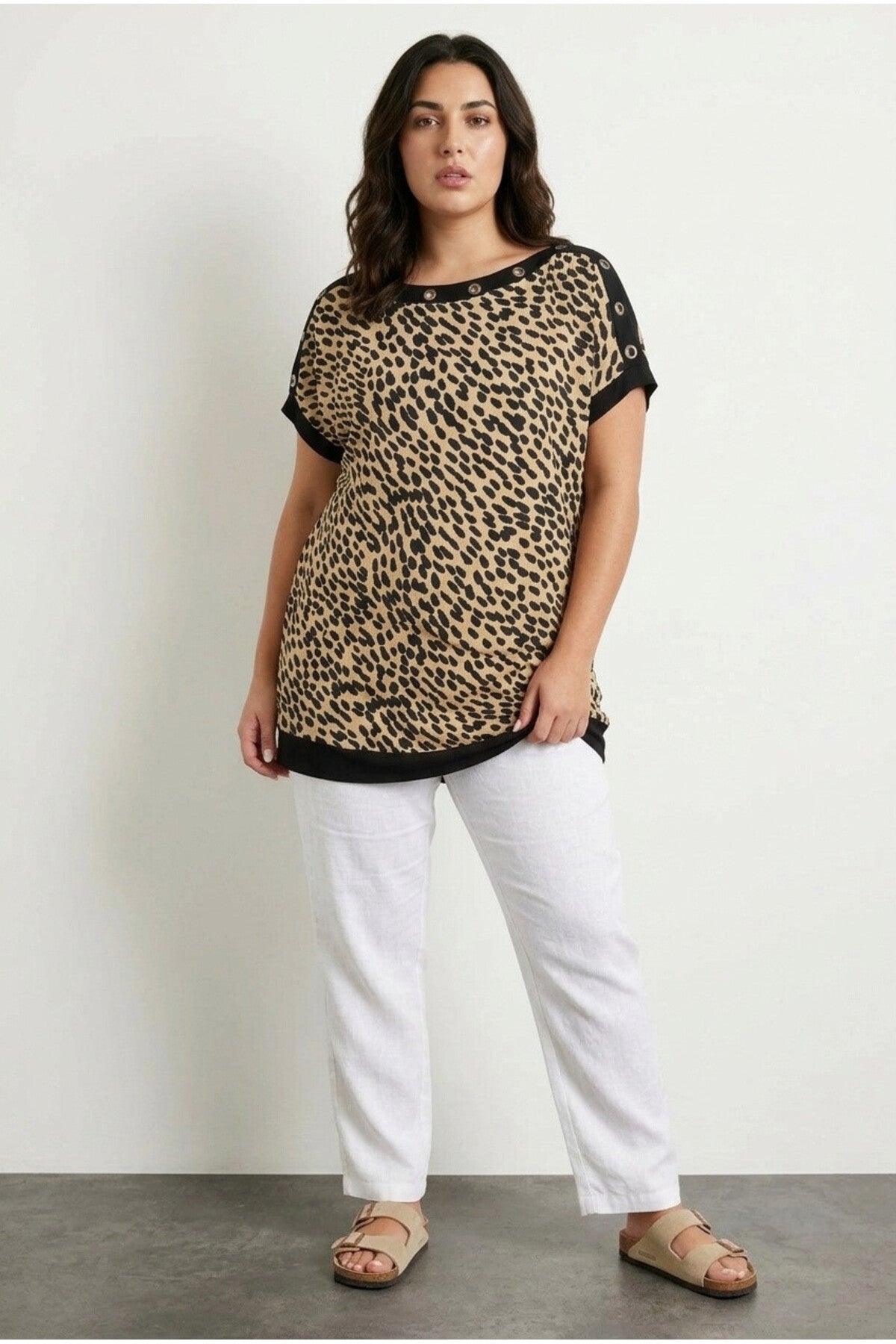 Plus Size Leopard Print Eyelet Detailed T-shirt
