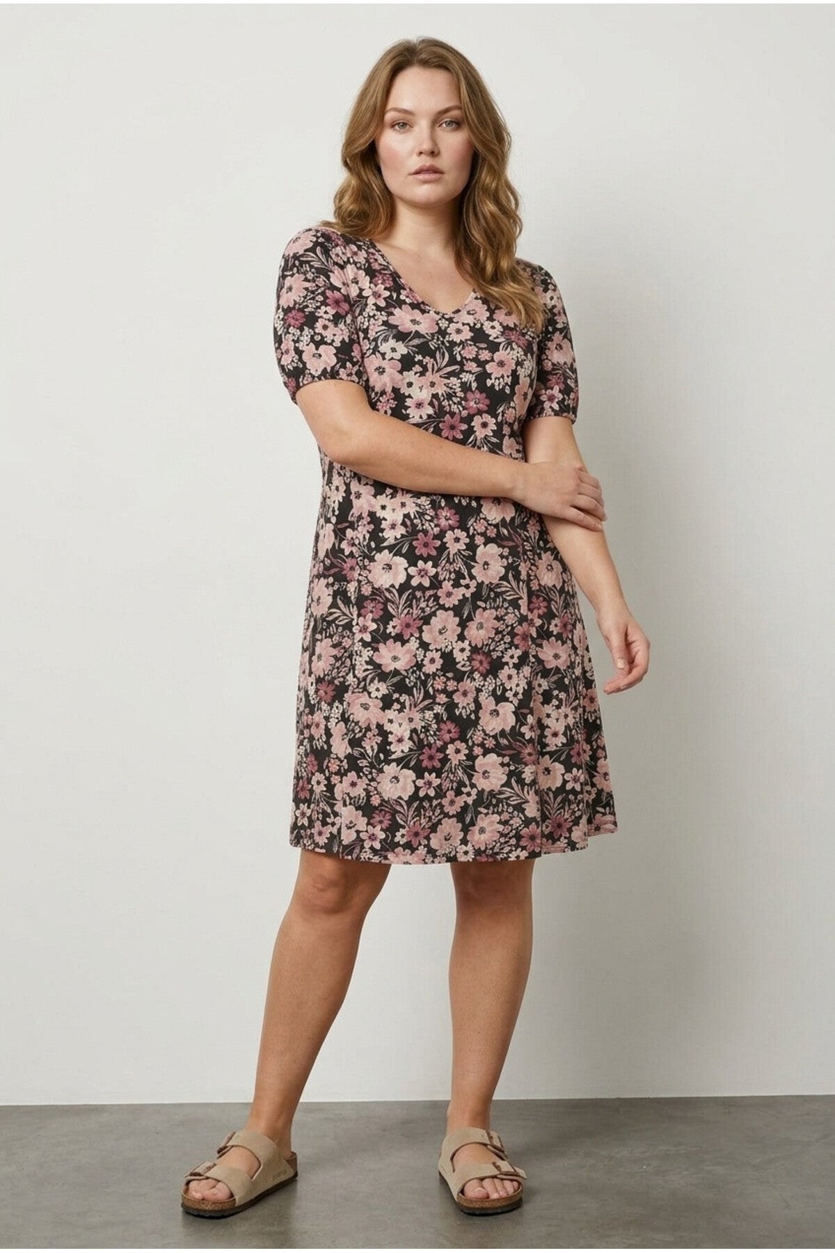 Plus Size V-Neck Short Sleeve Floral Print Mini Dress
