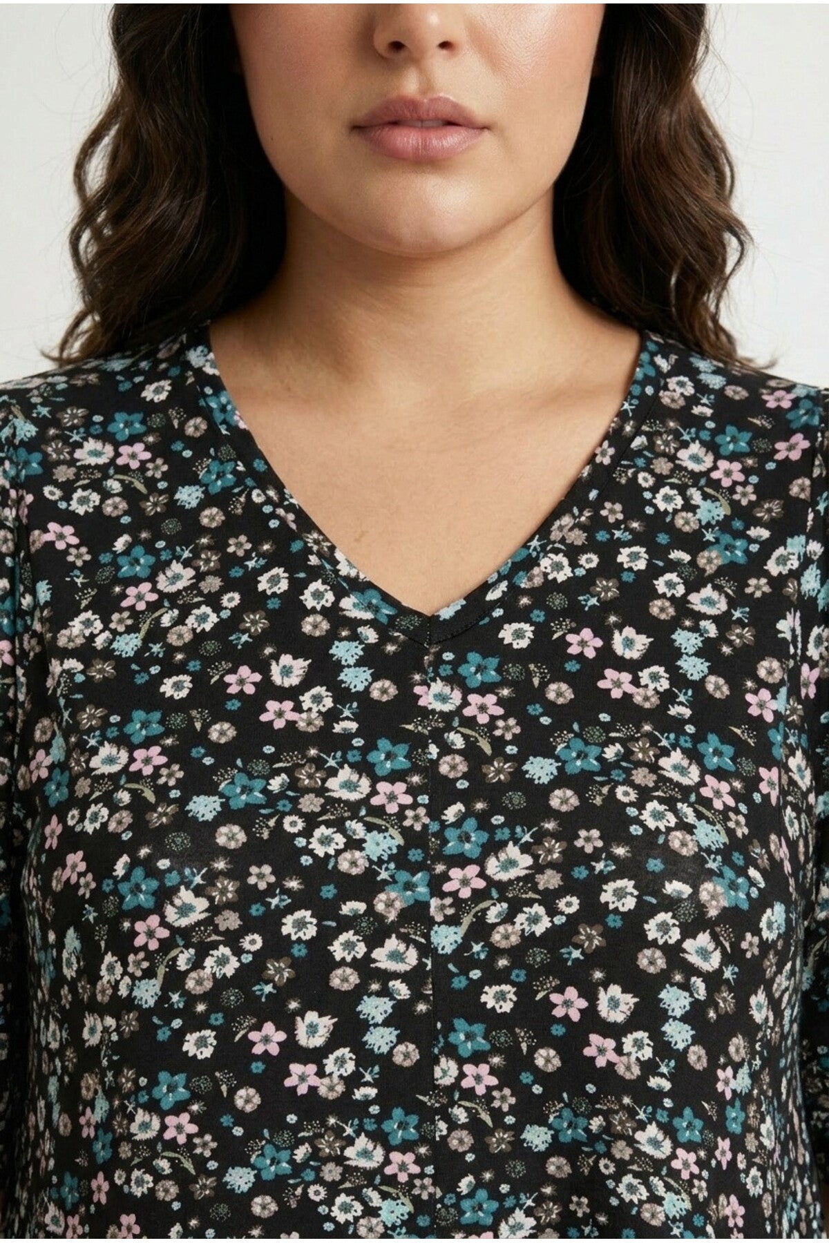 Plus Size V-Neck Sleeveless Floral Patterned Asymmetrical Cut T-shirt