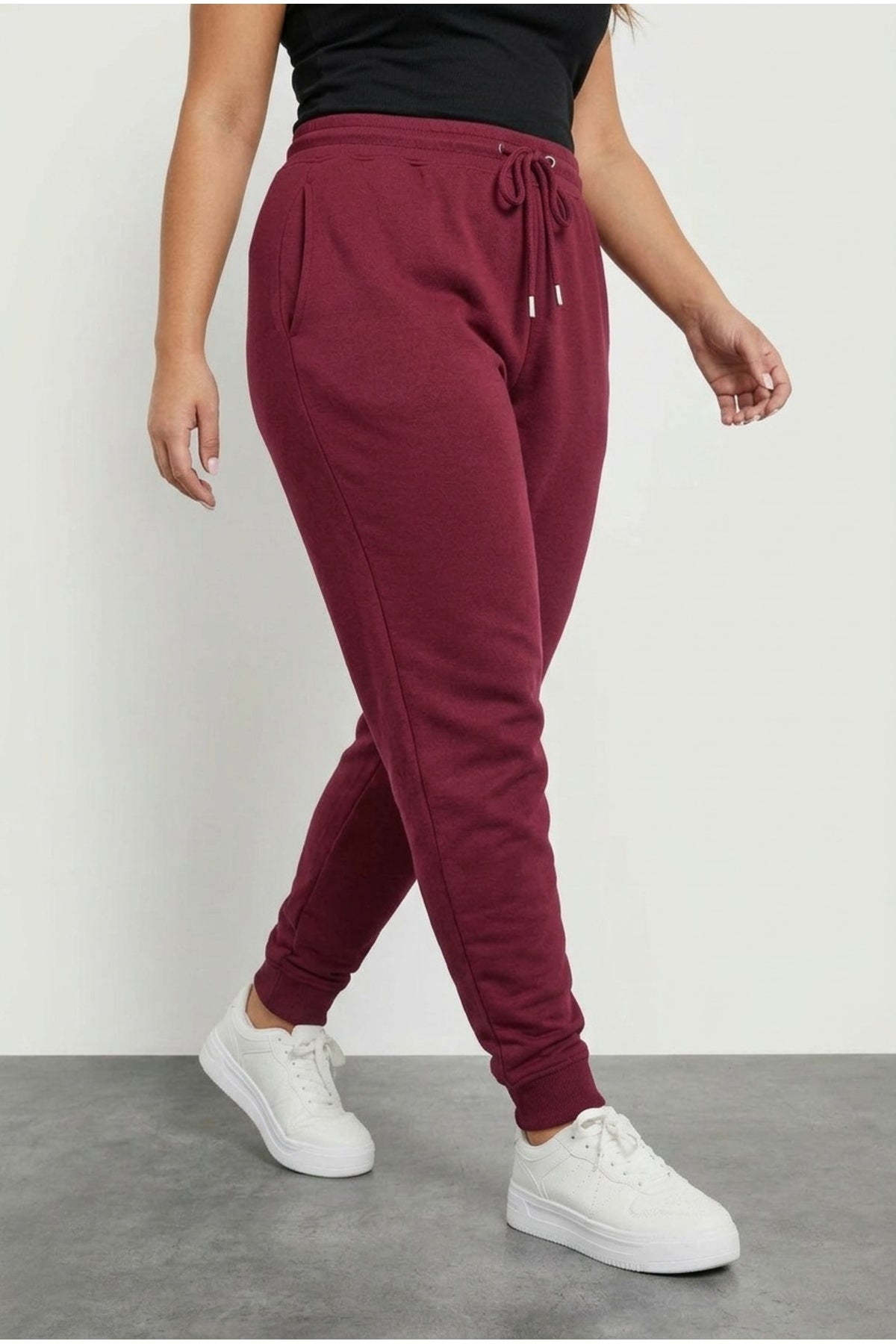 Plus Size Elasticated Waist and Cuffs Tapered Leg Pocketed Jogger Sweatpants