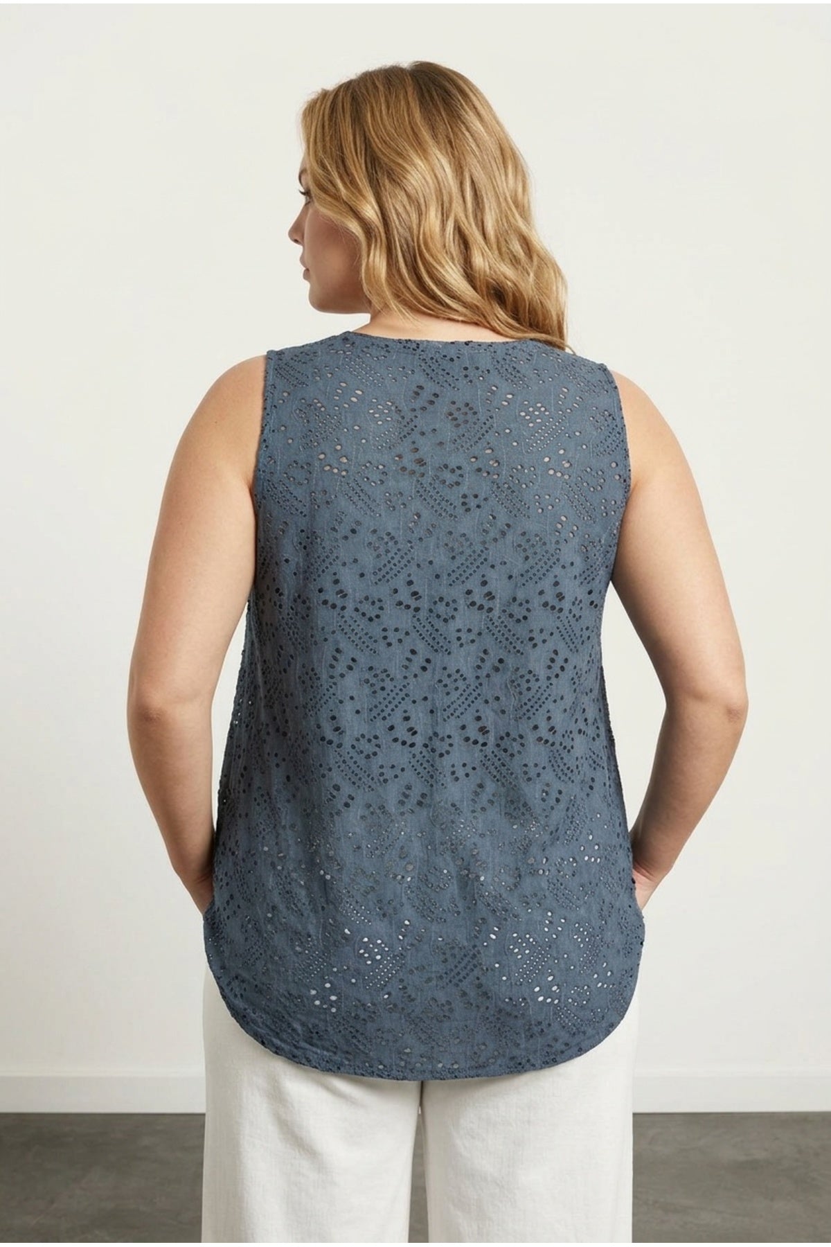 Plus Size V-Neck Sleeveless Lace Detailed Unlined Blouse