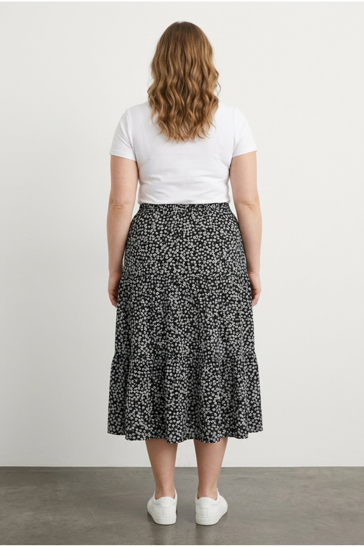 Plus Size Elastic Waist Pleated Skirt with Minimal Floral Print and Stretchy Fabric