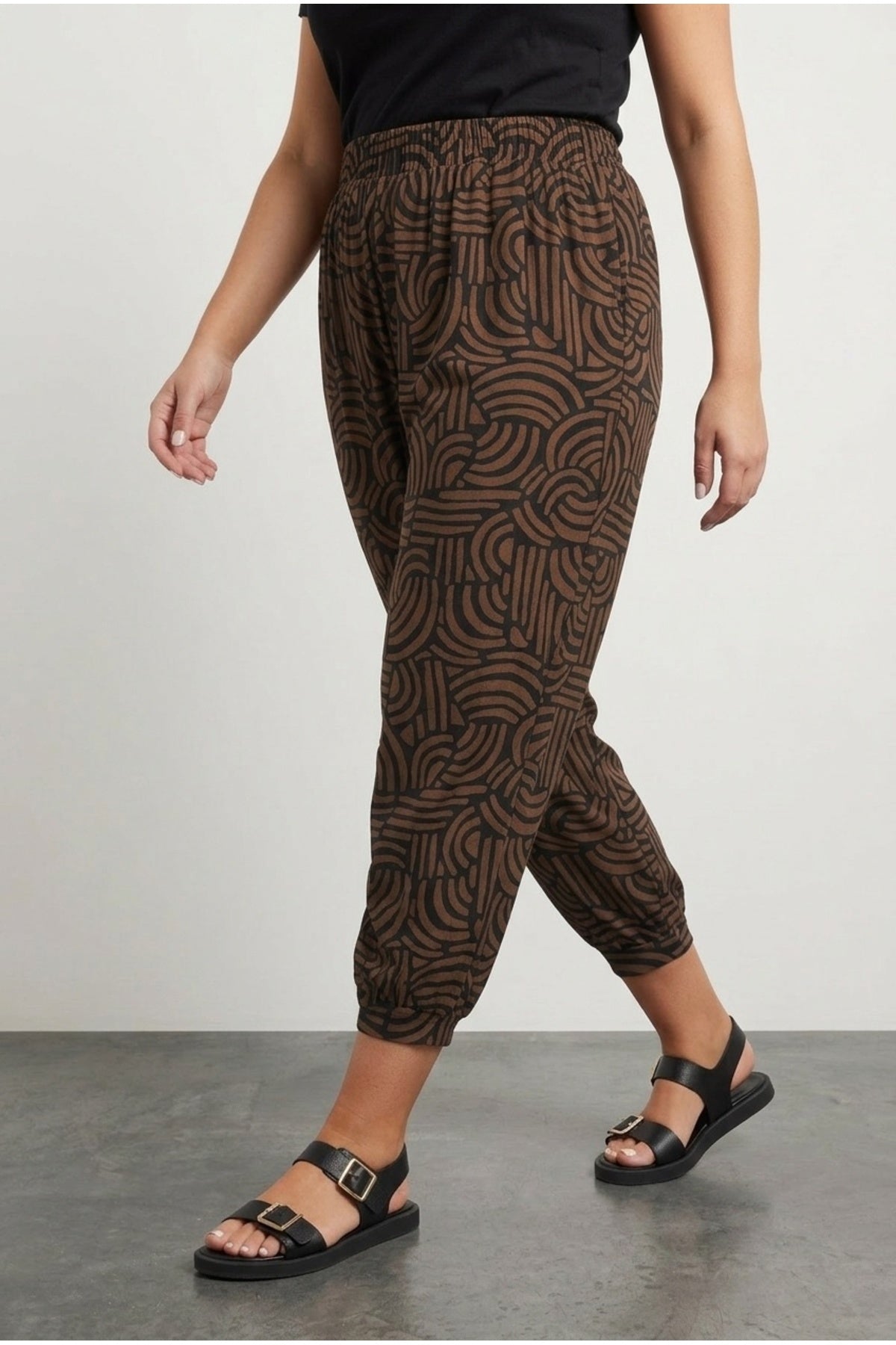 Plus Size Abstract Patterned Pants with Elasticated Waist, Cuffs, and Pockets
