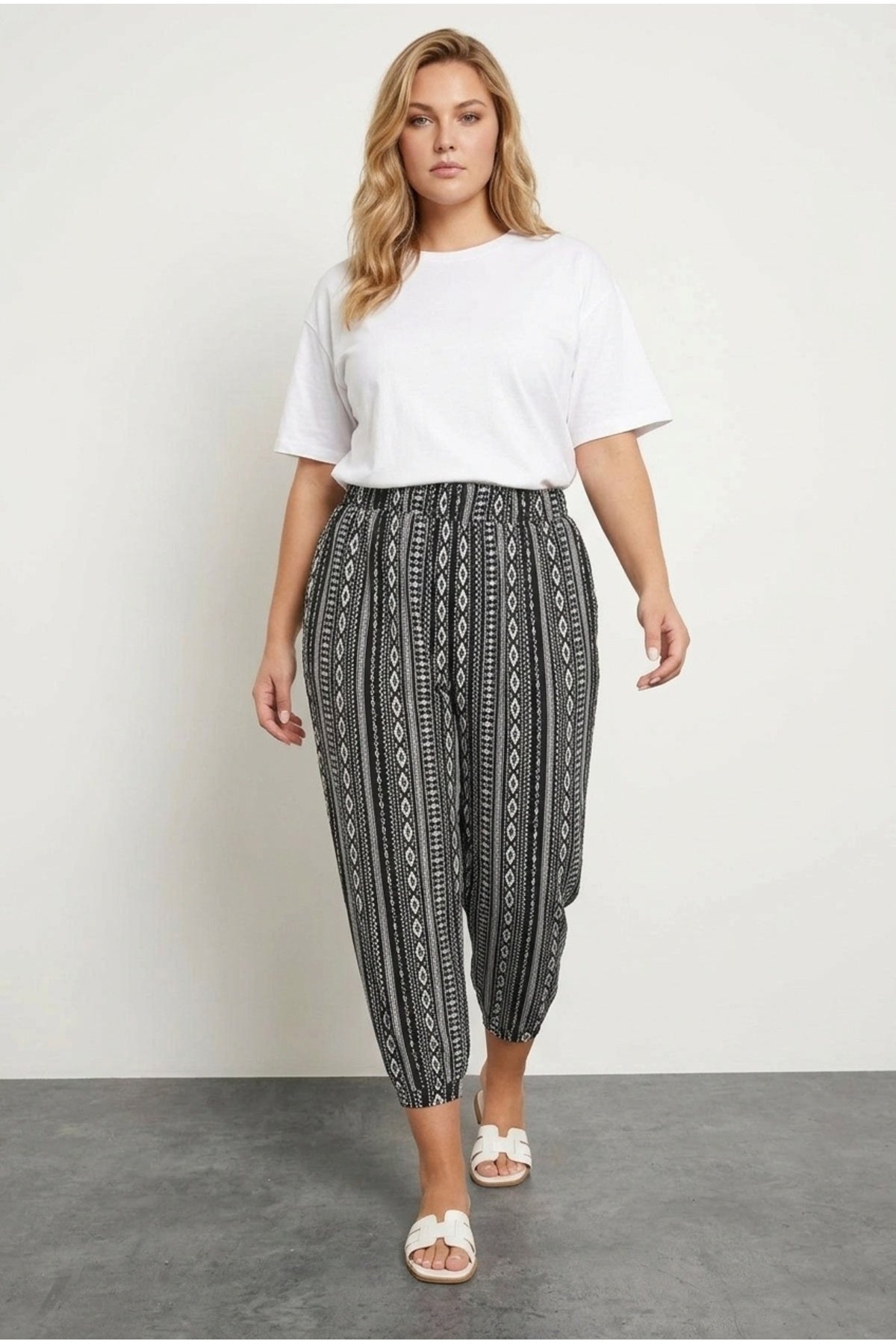 Plus Size Elastic Waist Pocketed Patterned Harem Pants
