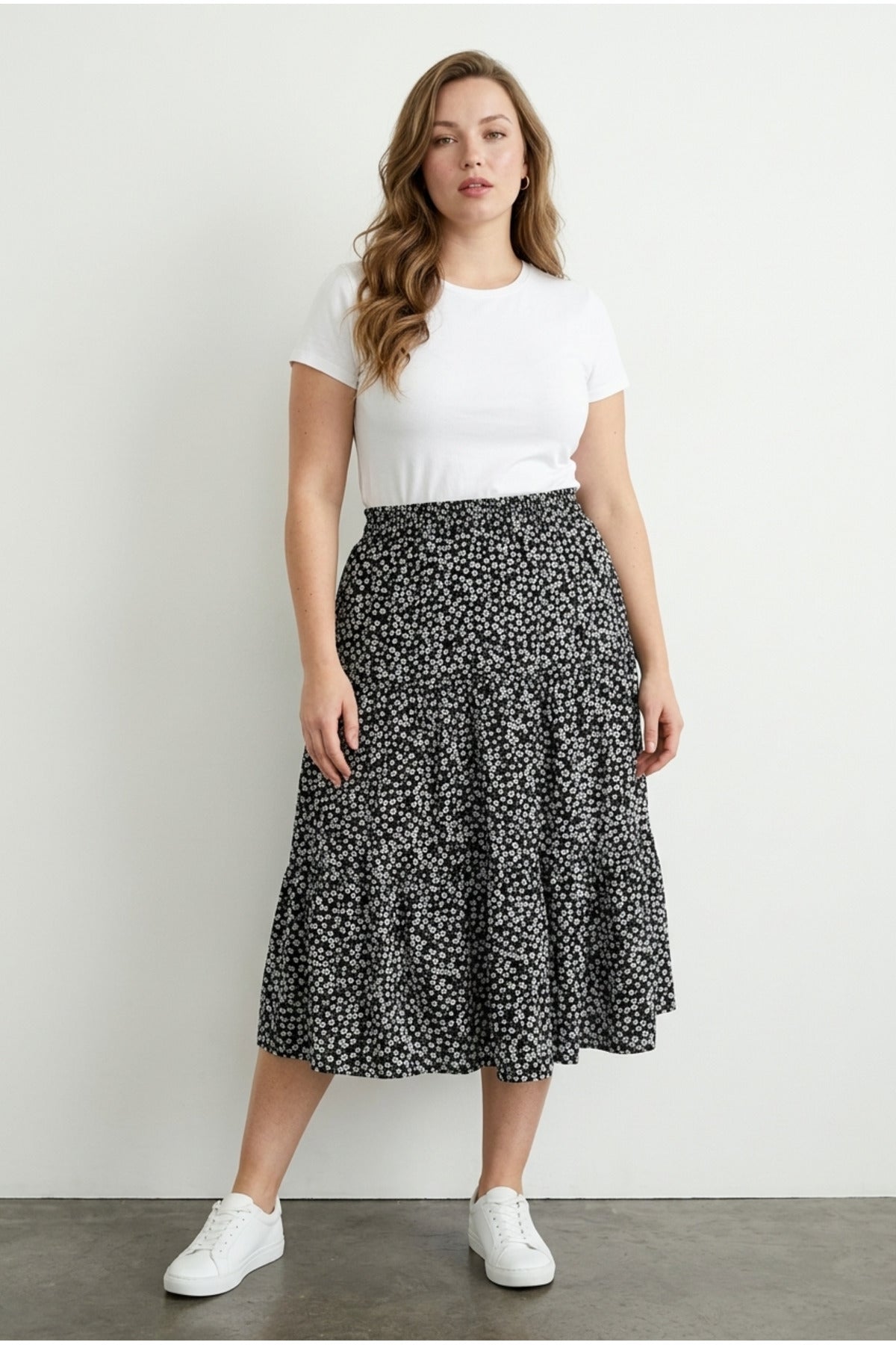 Plus Size Elastic Waist Pleated Skirt with Minimal Floral Print and Stretchy Fabric
