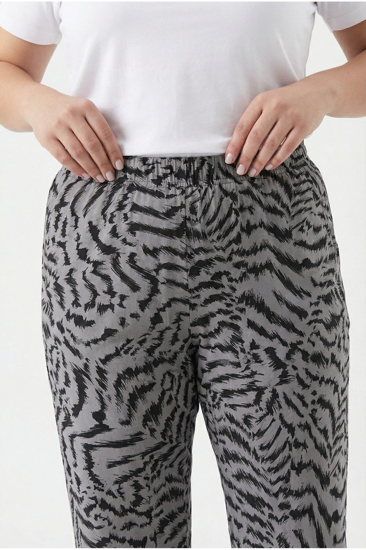 Plus Size Patterned Harem Pants with Elasticated Waist and Cuffs and Pockets
