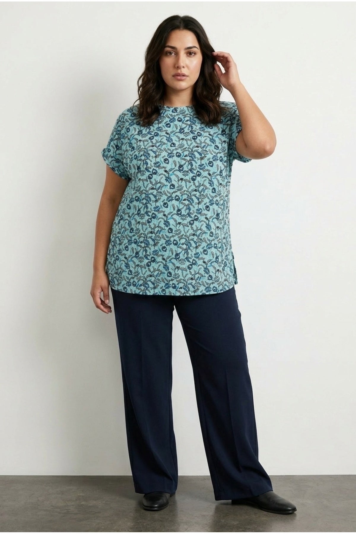 Plus Size Short Sleeve Crew Neck Tile Patterned T-shirt